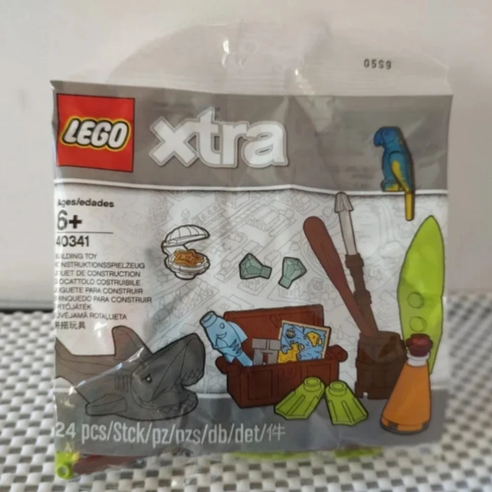 LEGO Xtra Pirate/Ocean Pack 40341 New Shark Parrot NWT Building Toy Set